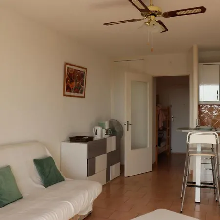 Studio-cabine Lumineux Avec Terrasse, Parking, Proche - Fr-1-100-119 Cavalaire-sur-Mer